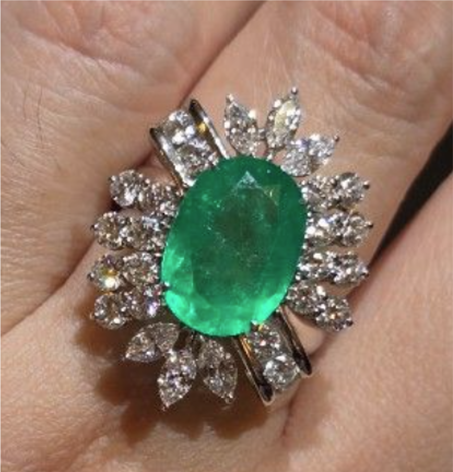 4.87ct Colombia emerald ring with natural diamonds in 18K gold SYCB4