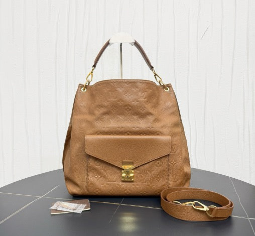 LV caramel-colored full leather Etis Hobo 31 18234725