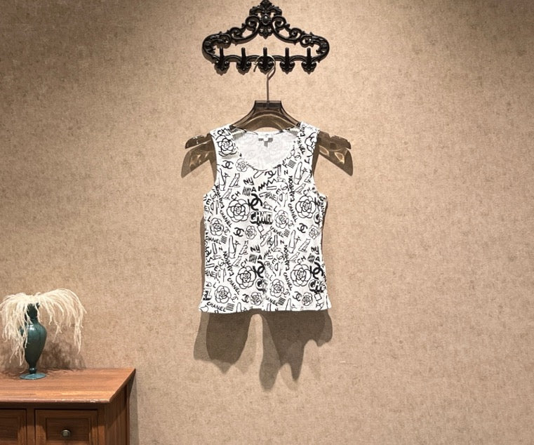 Chanel Métiers d'Art logo camellia vest / Size 42 / 99% new / 45091 SYCF45091
