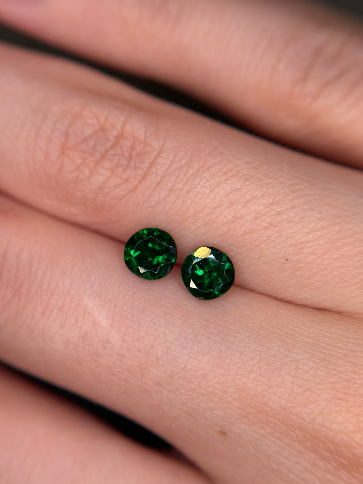 1.00ct  Tsavorite PAIR Round THAIC1396