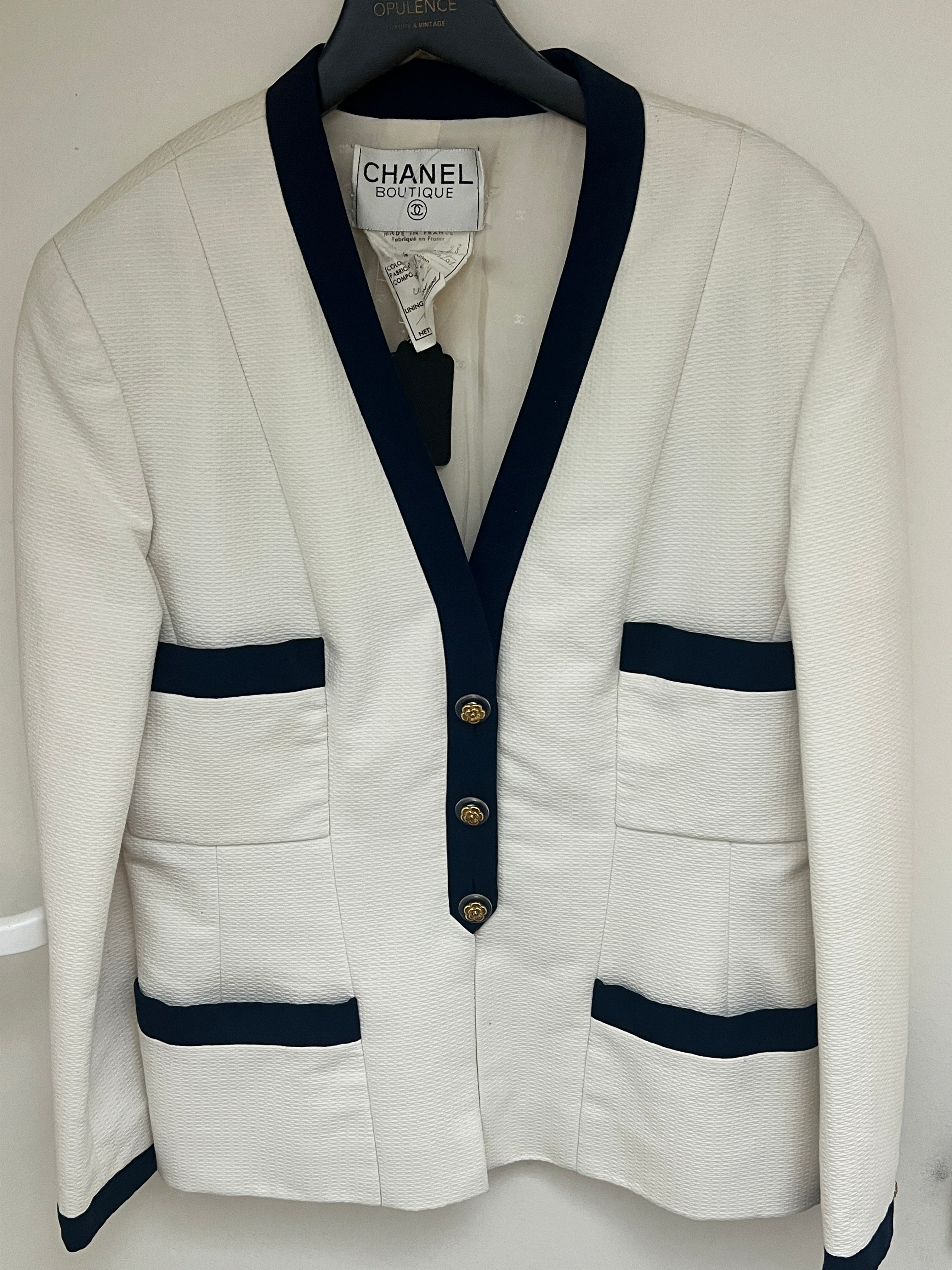 Chanel vintage 90's Camelia button jacket AKC1199