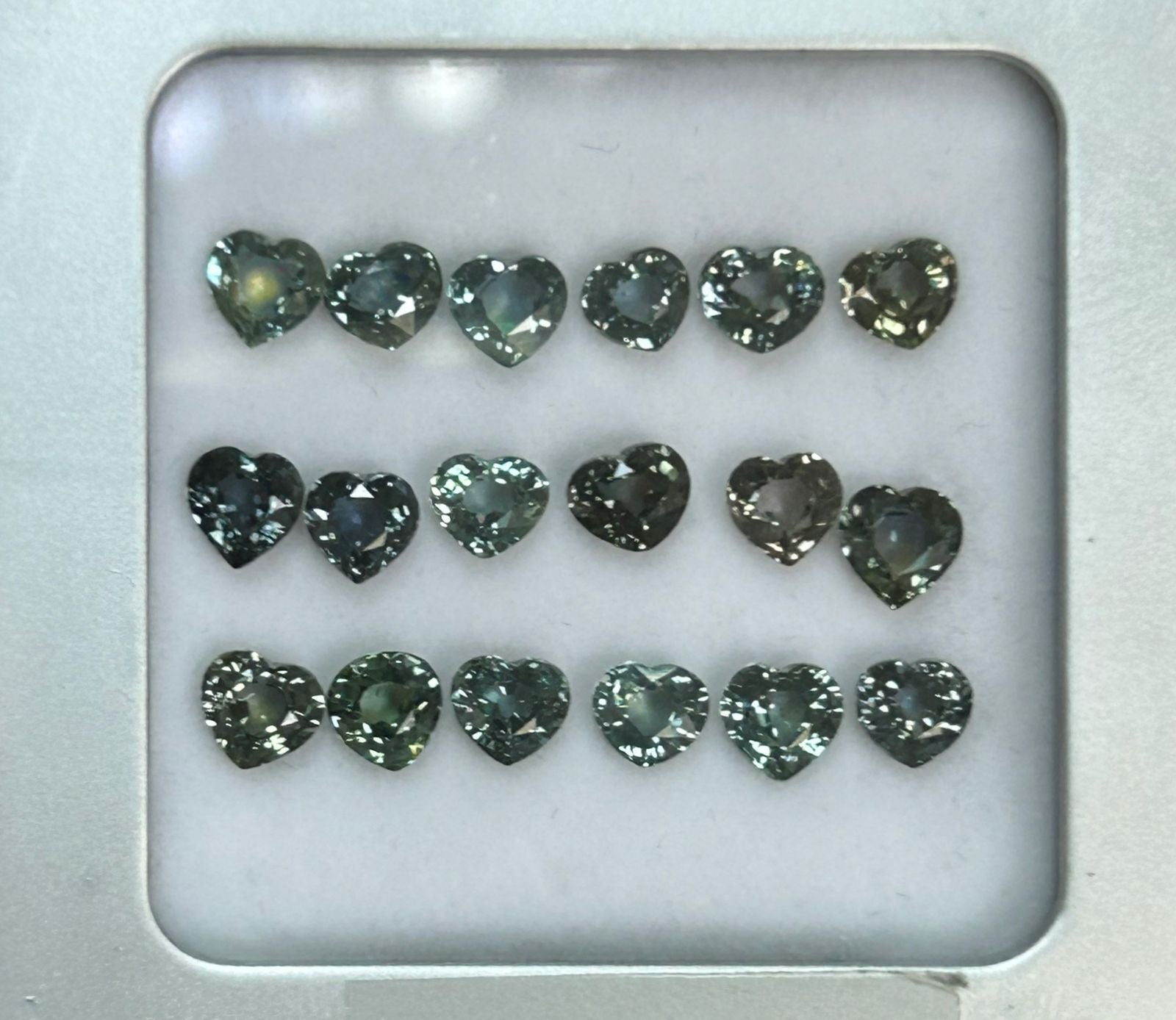 Teal Sapphire Heart Unheated 4.5mm-5mm DXBCD1238