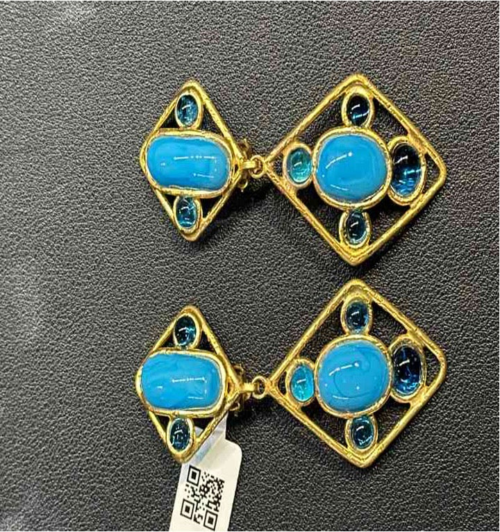 CHANEL 1971-1980 Diamond Blue Enamel Clip-on Earrings LE604002