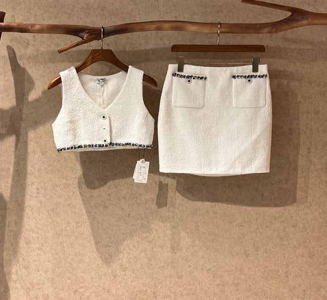 Chanel 22P White Lion Button Trim Vest and Skirt Set / Size 38 / Brand New with Original Lock / 44571