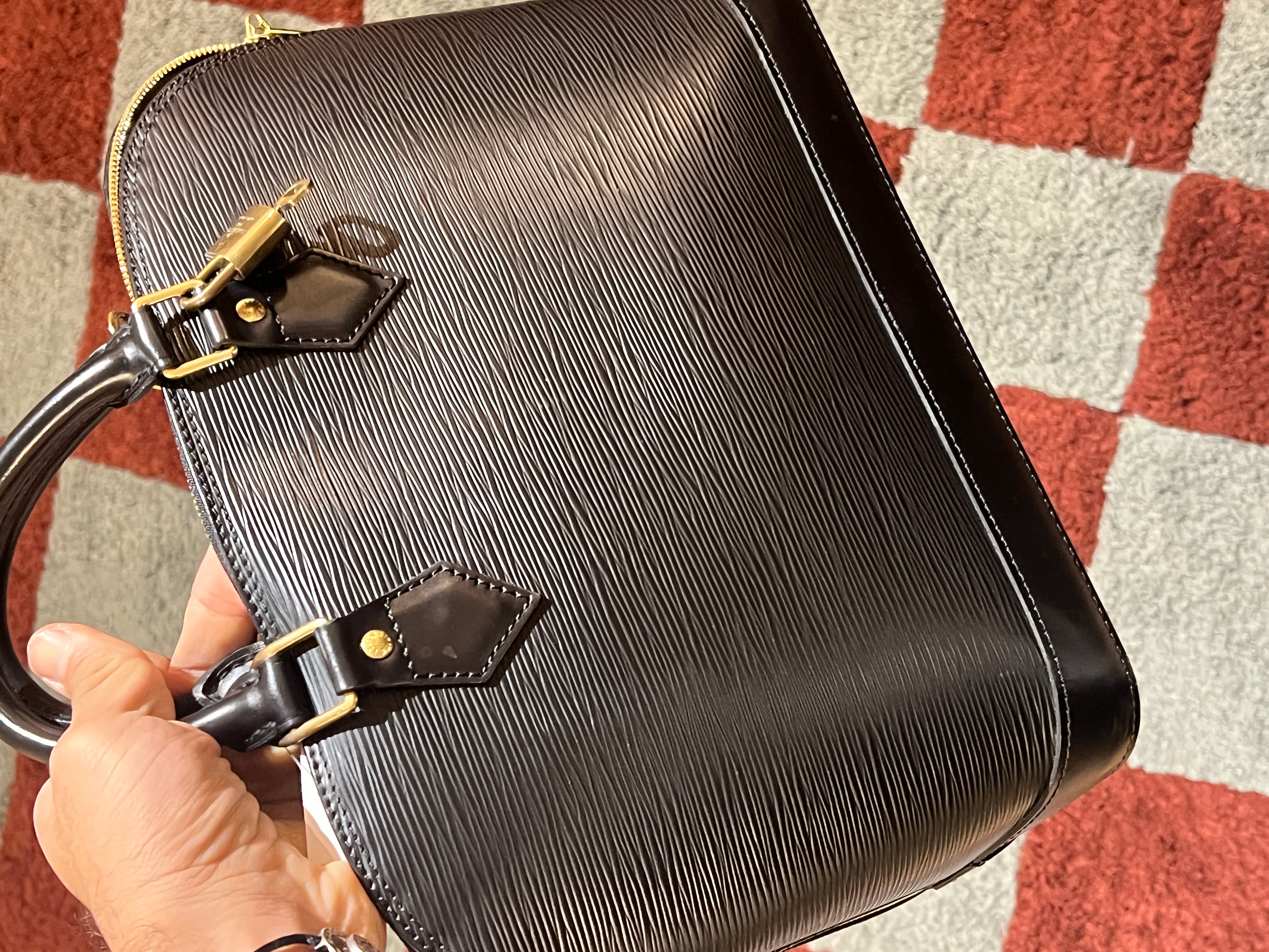 Louis Vuitton Alma AKC1531