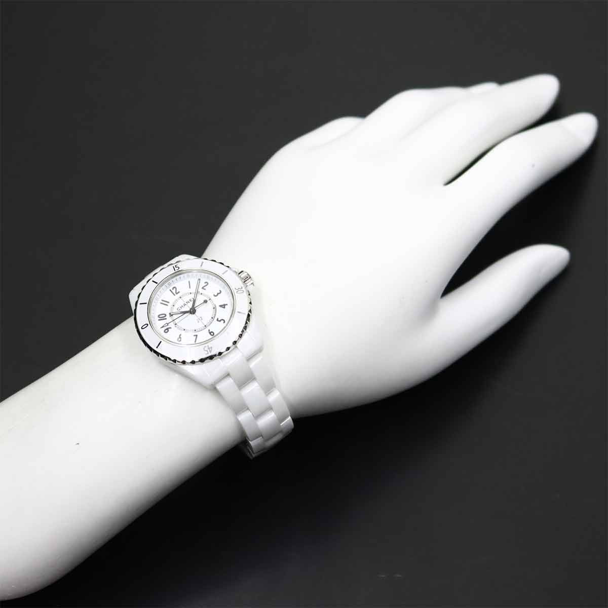 CHANEL J12 33mm H5698 Ceramic Quartz White Dial Ladies Watch 903142782