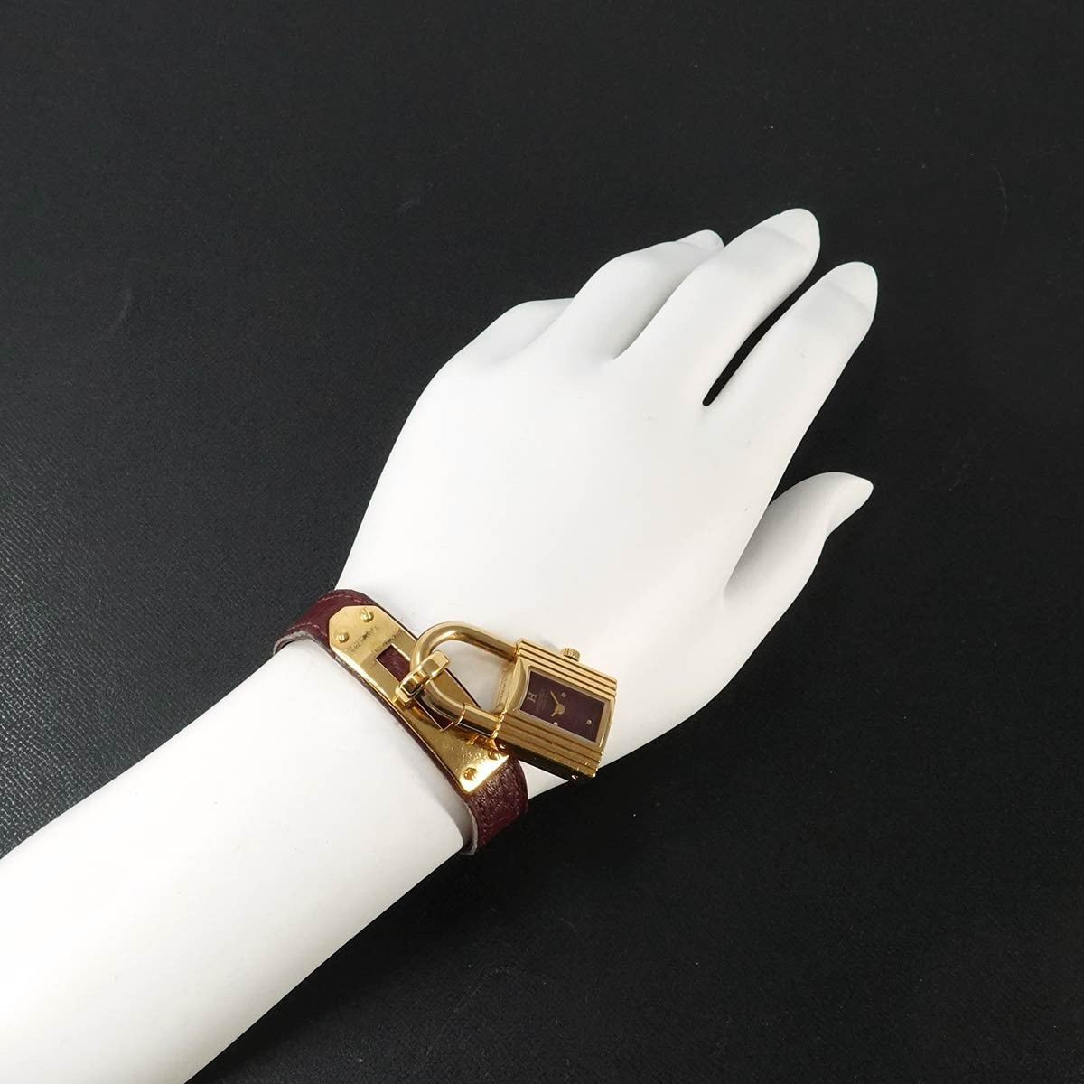 HERMES Kelly Watches Quartz bordeaux Dial Vintage Cadena Ladies 903380292