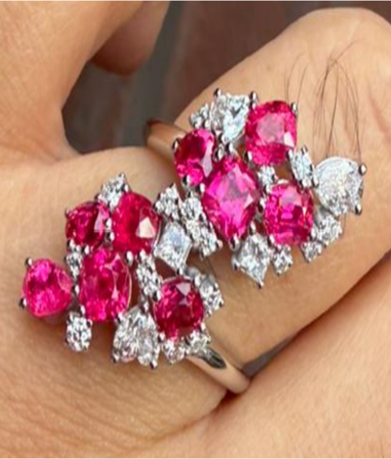 3.08ct Jedi Spinel Ring with natural diamonds in 18K gold SYCB59