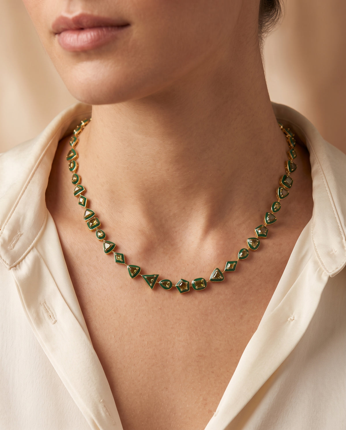 Morphe - 31crts Peridot Multi Shape Necklace HOA016