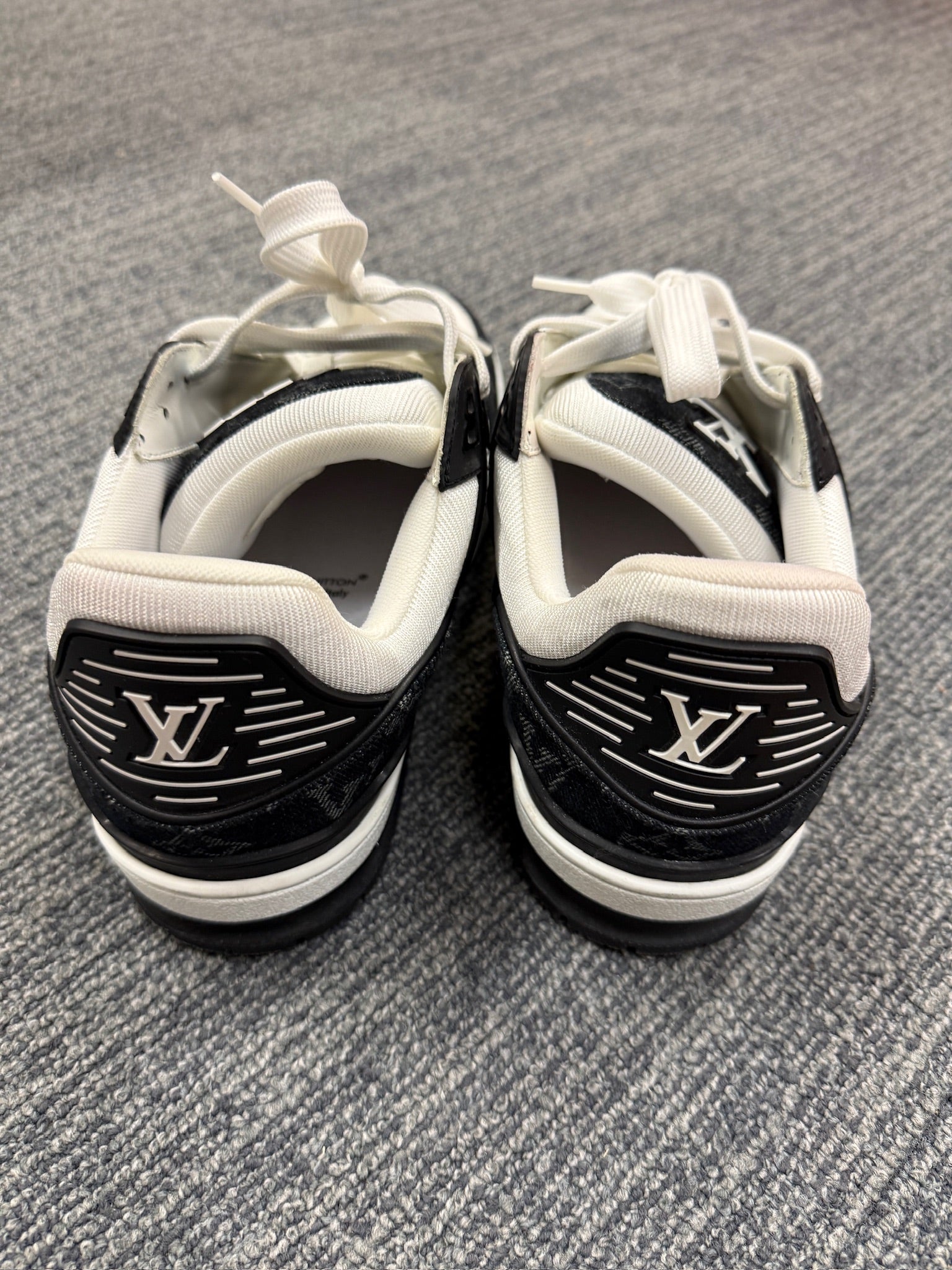 Louis Vuitton Trainer Low-Top Sneakers | Black & White Panda|size38.5