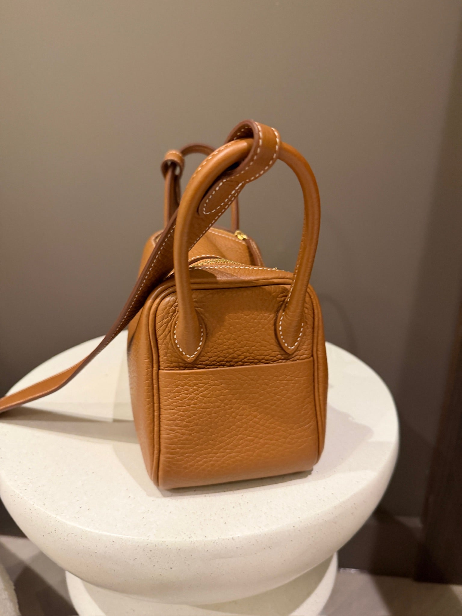Hermès Mini Lindy 20 Gold GHW