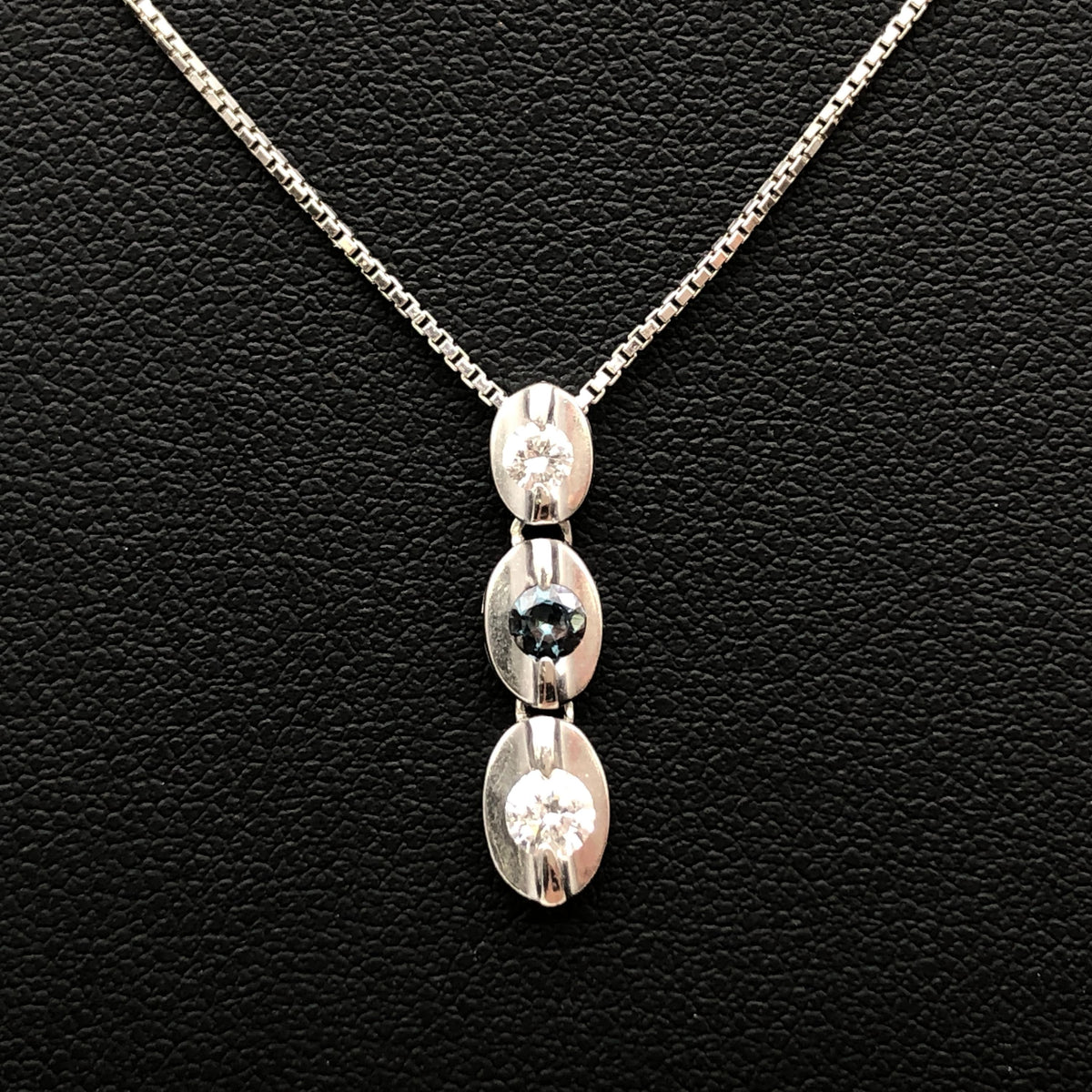 Custom Jewelry 1P Alexandrite & 2P Diamond Necklace, A(0.09ct), D(0.24ct), PT900/PT850, 4.5g, 16inch, Sorting Included C340183