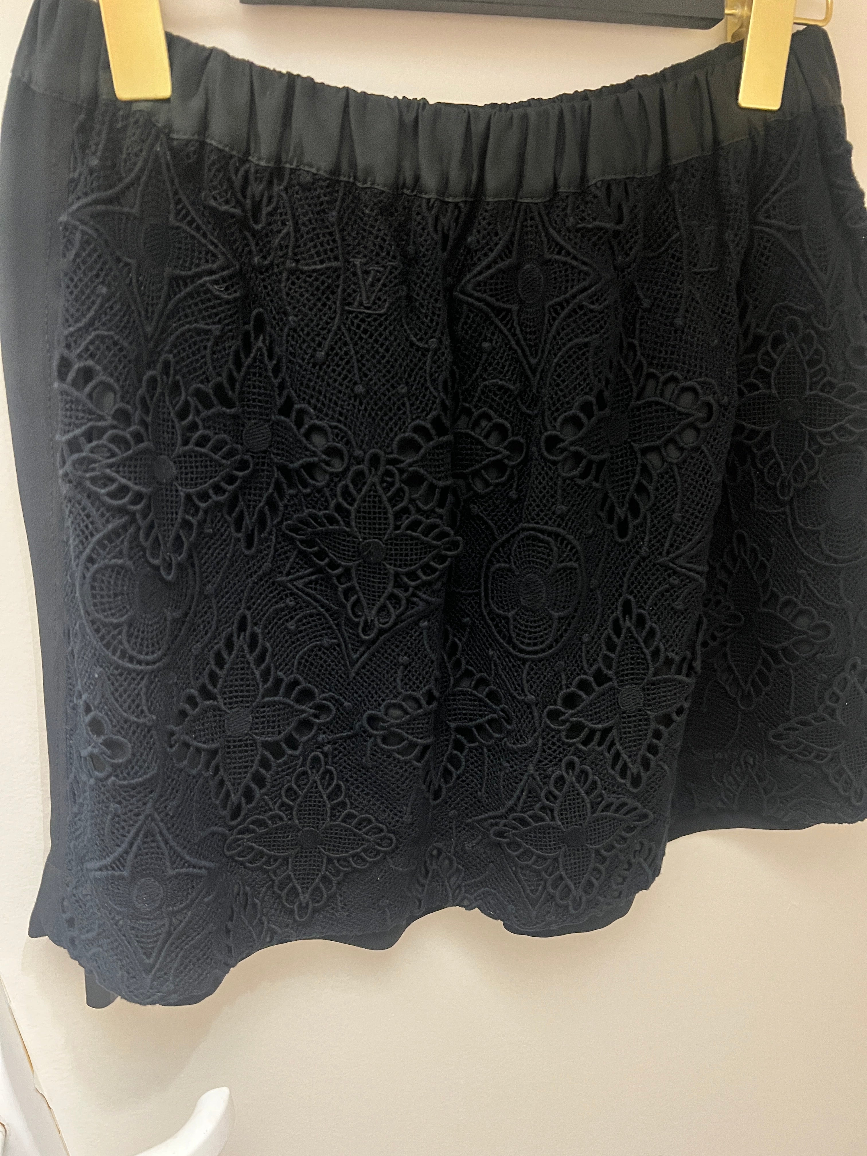 Louis Vuitton lace skirt AKC1212