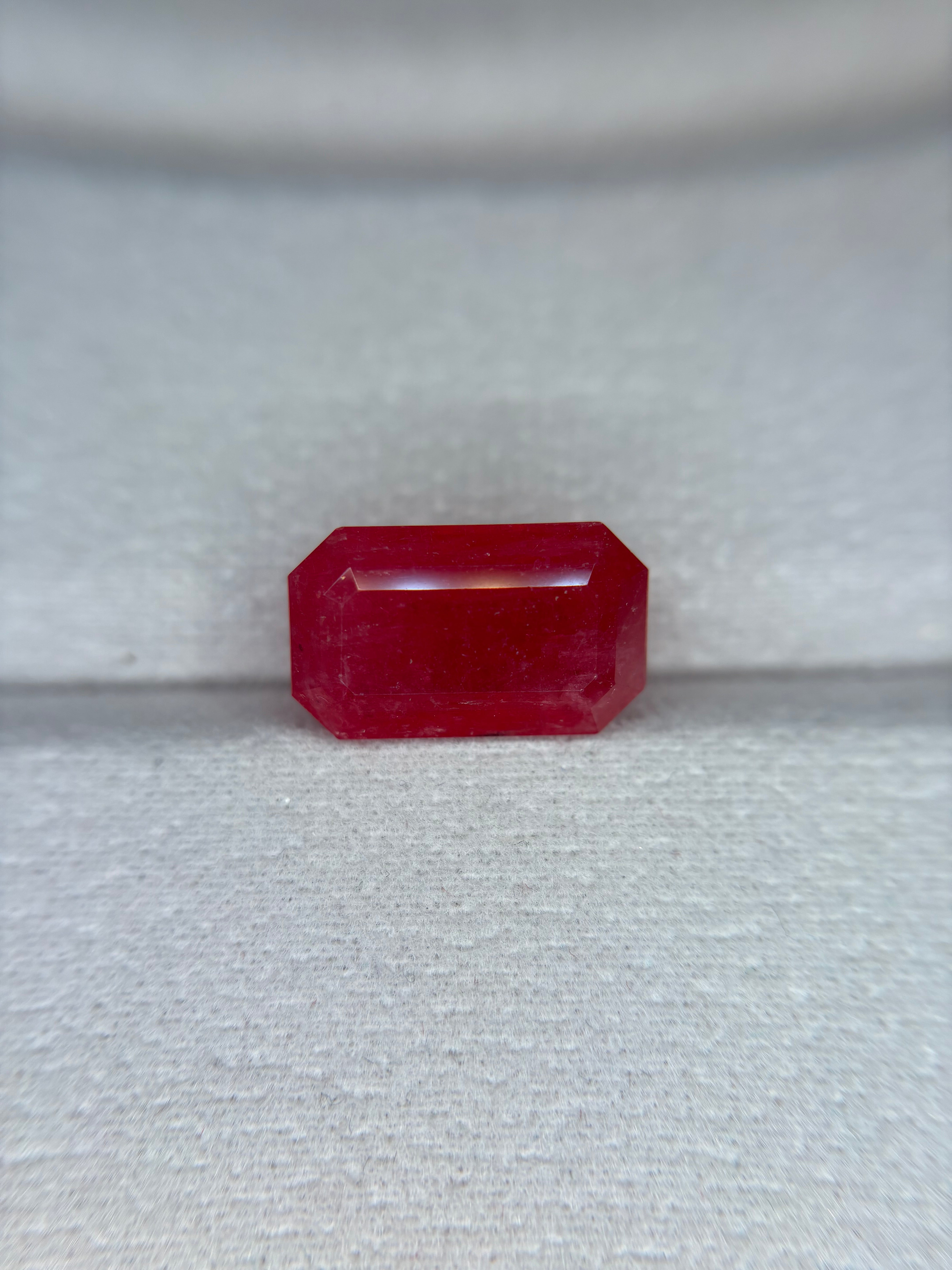 10.15 Gem Quality Rhodonite (46.27 box) THAIC0337