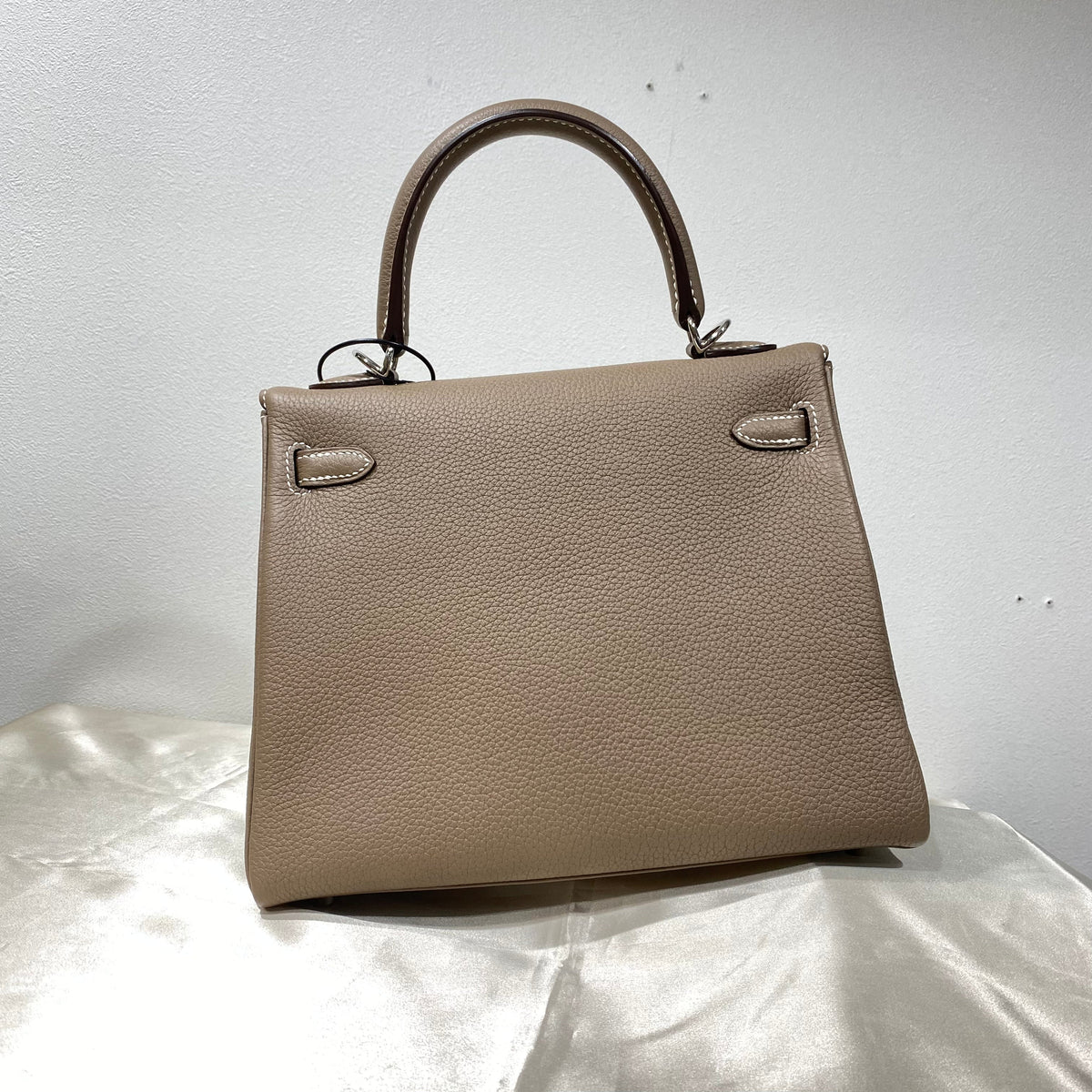 Hermes Kelly 25 in Etoupe Togo with PHW