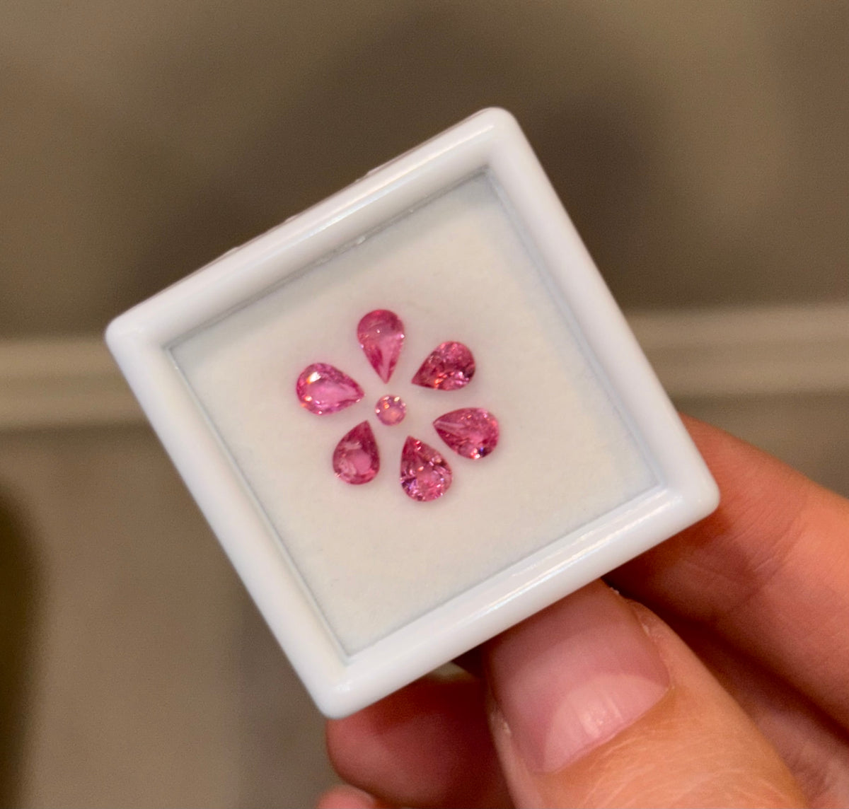 1.35ct Mahenge Vivid Pink Spinel Pear Set (Flower 7pcs) THAIC0722