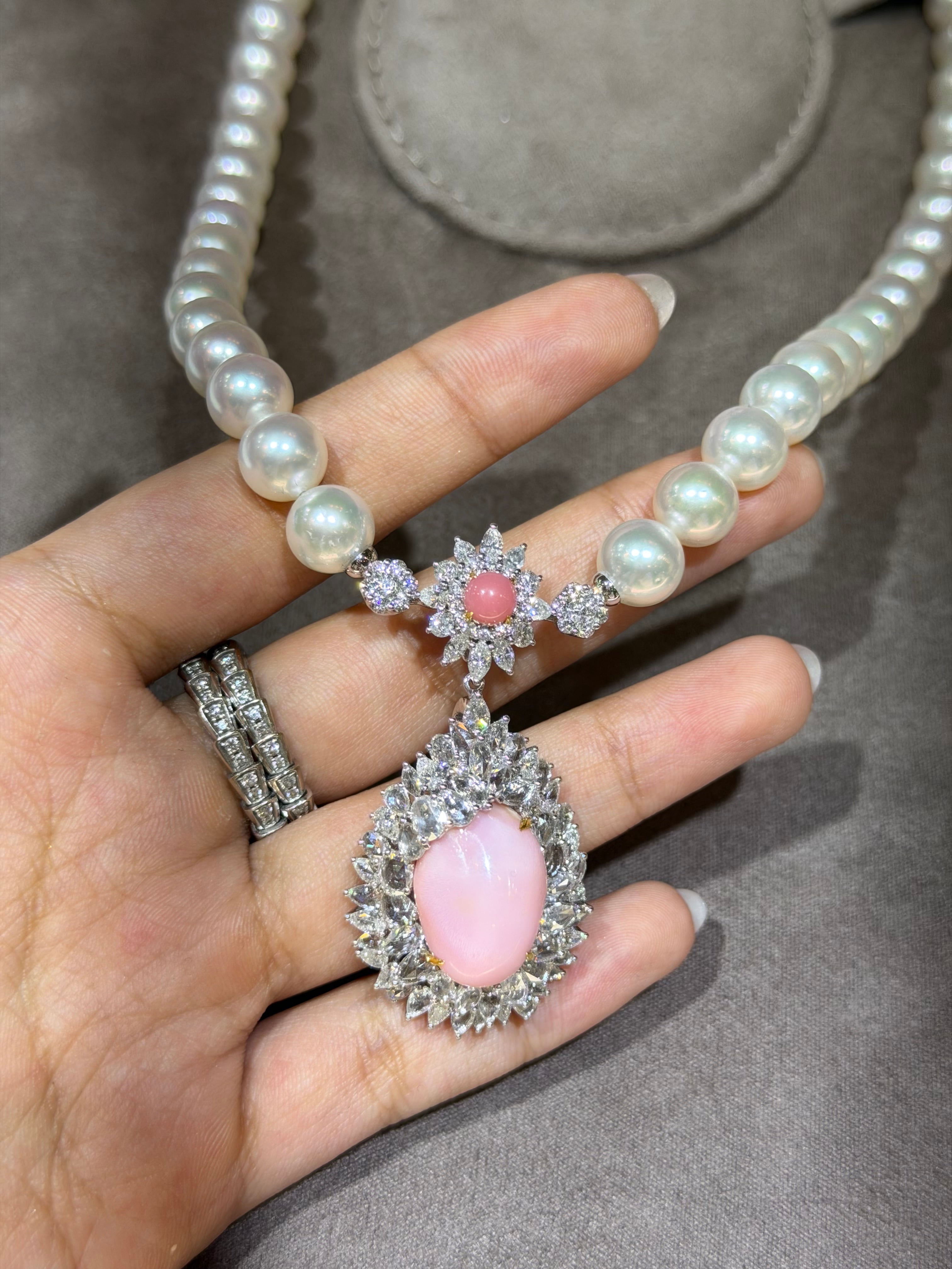 High Jewelry Conch Pearl Pendant Necklace in 18KWG JJC9011