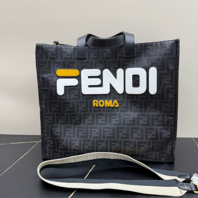 FENDI Monogram Tote Bag 23288251