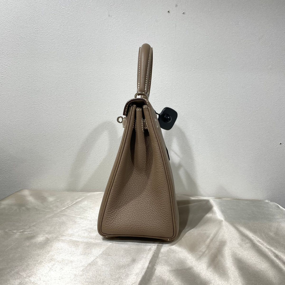 Hermes Kelly 25 in Etoupe Togo with PHW