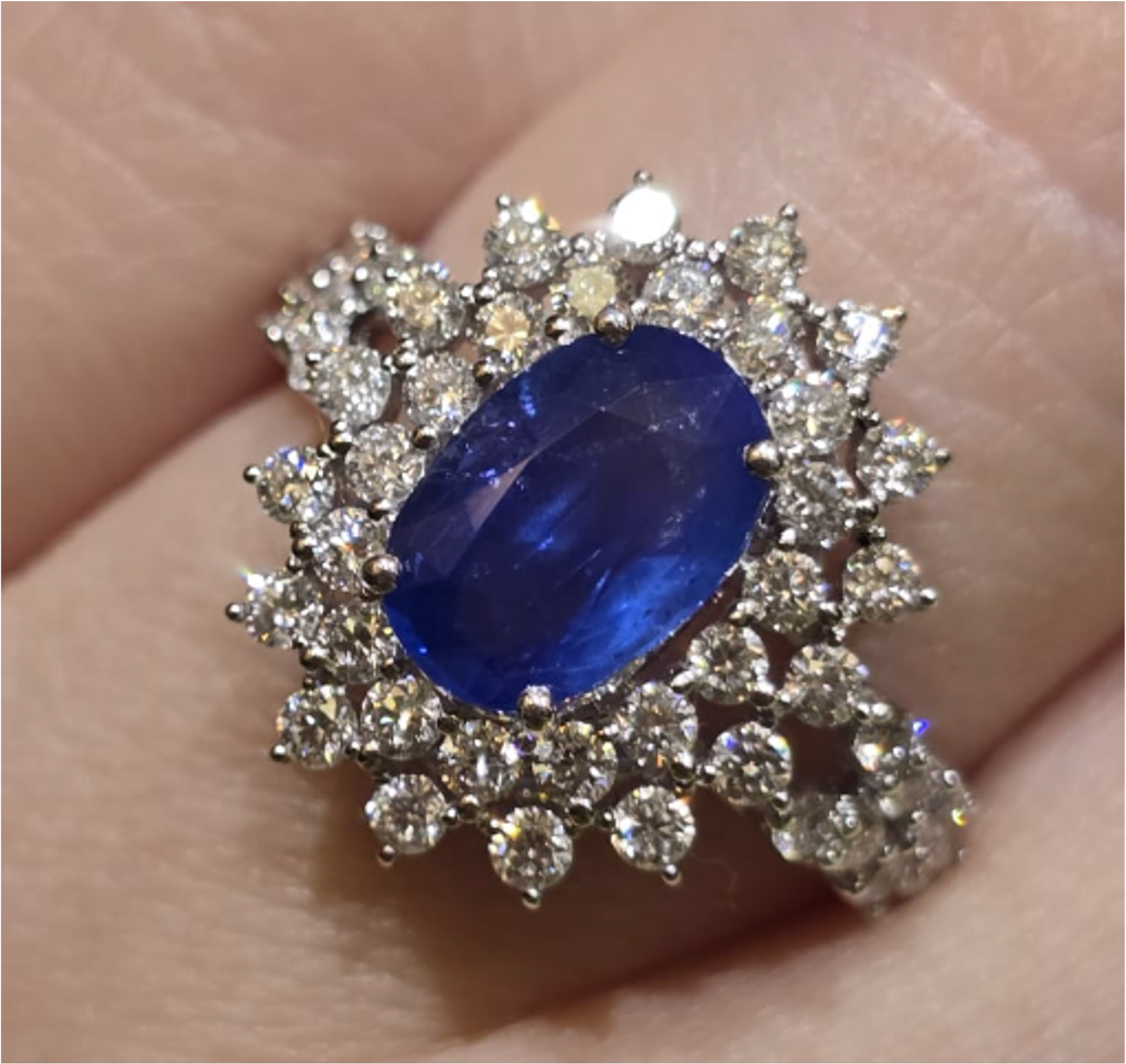 1.90ct Unheated Burma Sapphire Ring with natural diamonds in 18K gold setting SYCB7