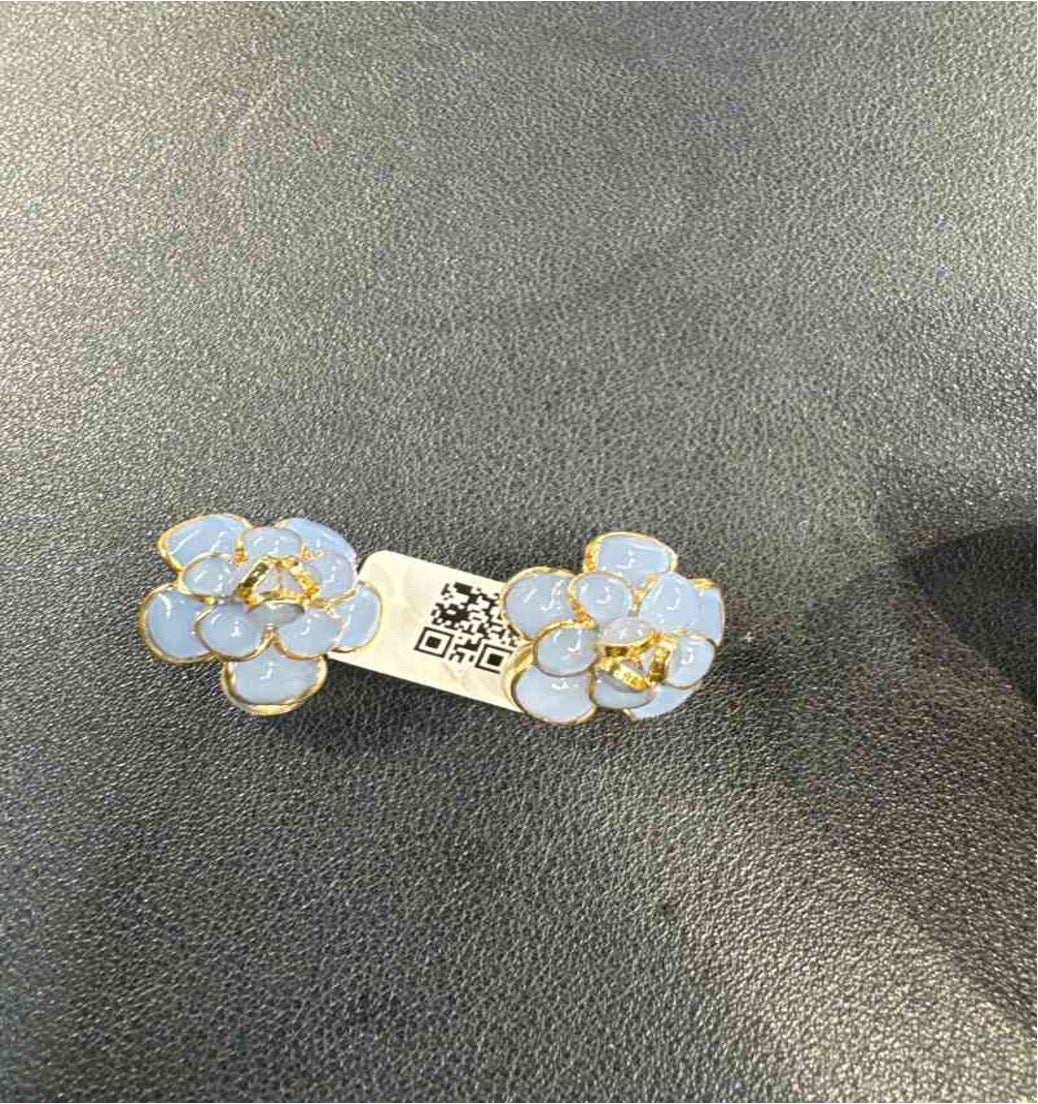 FM Camellia Light Blue Ear Clips LZ506033