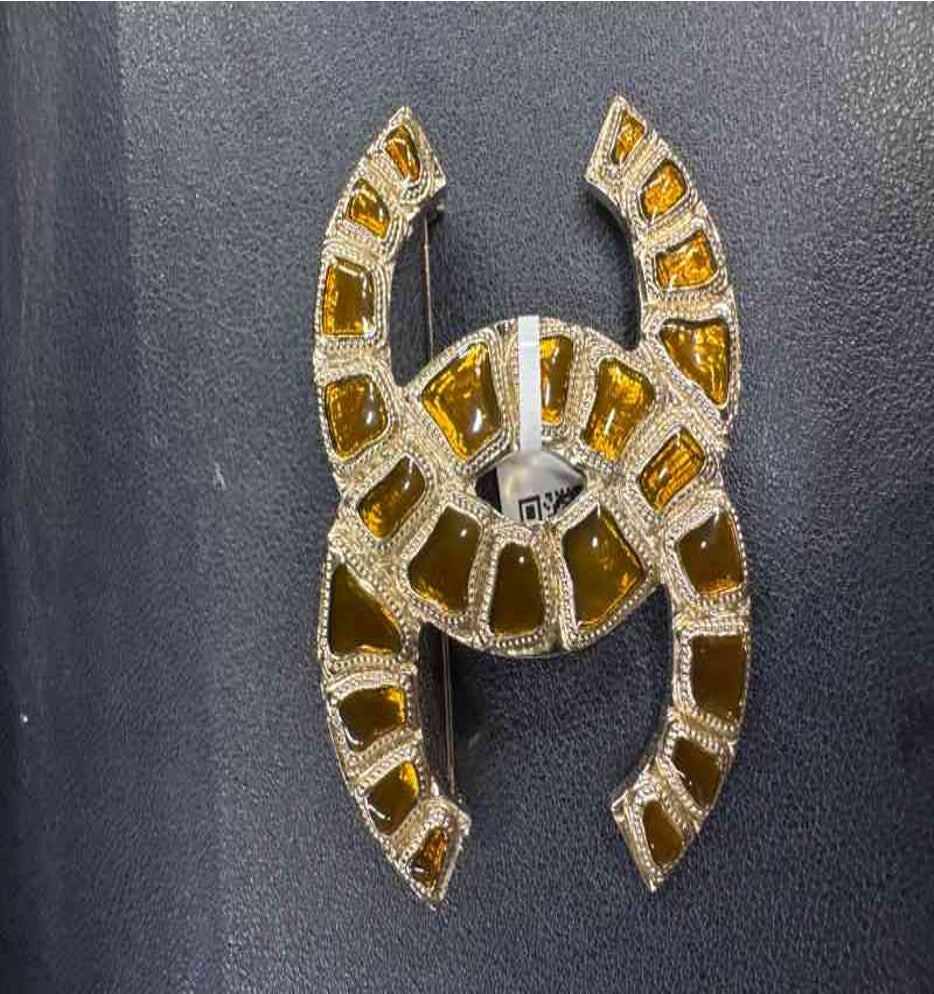 CHANEL 2019 Egyptian Double C Brooch (Large) NC605008