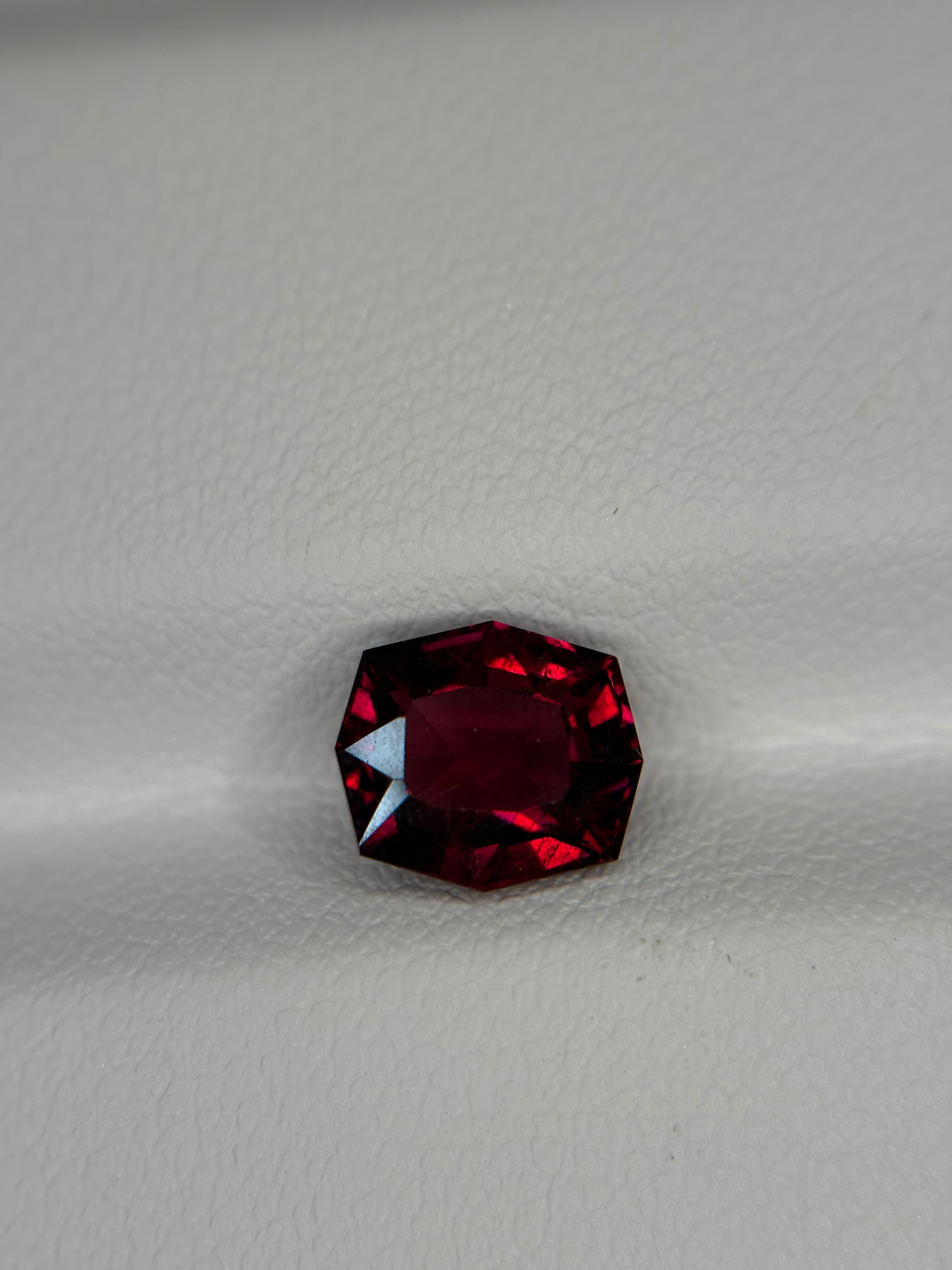 2.50ct Malaya Garnet (Zaddy's cut) THAIC0652