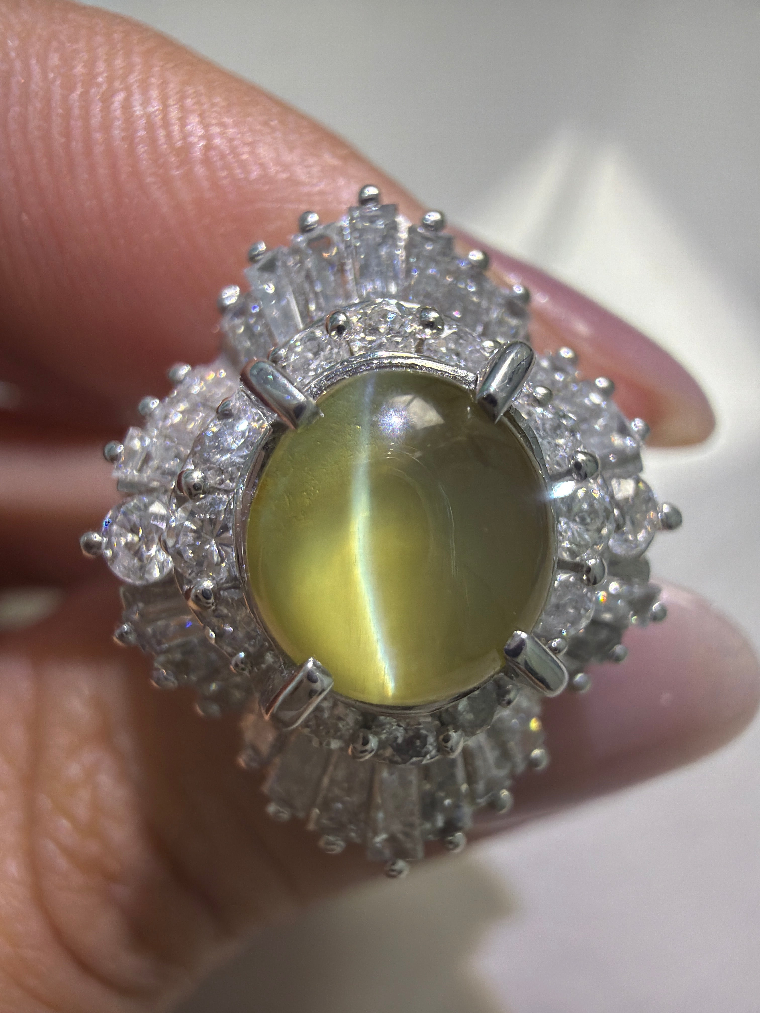Cat’s Eye Ring in Pt900 / CE2.074ct / D1.26ct 1066 JJC0629