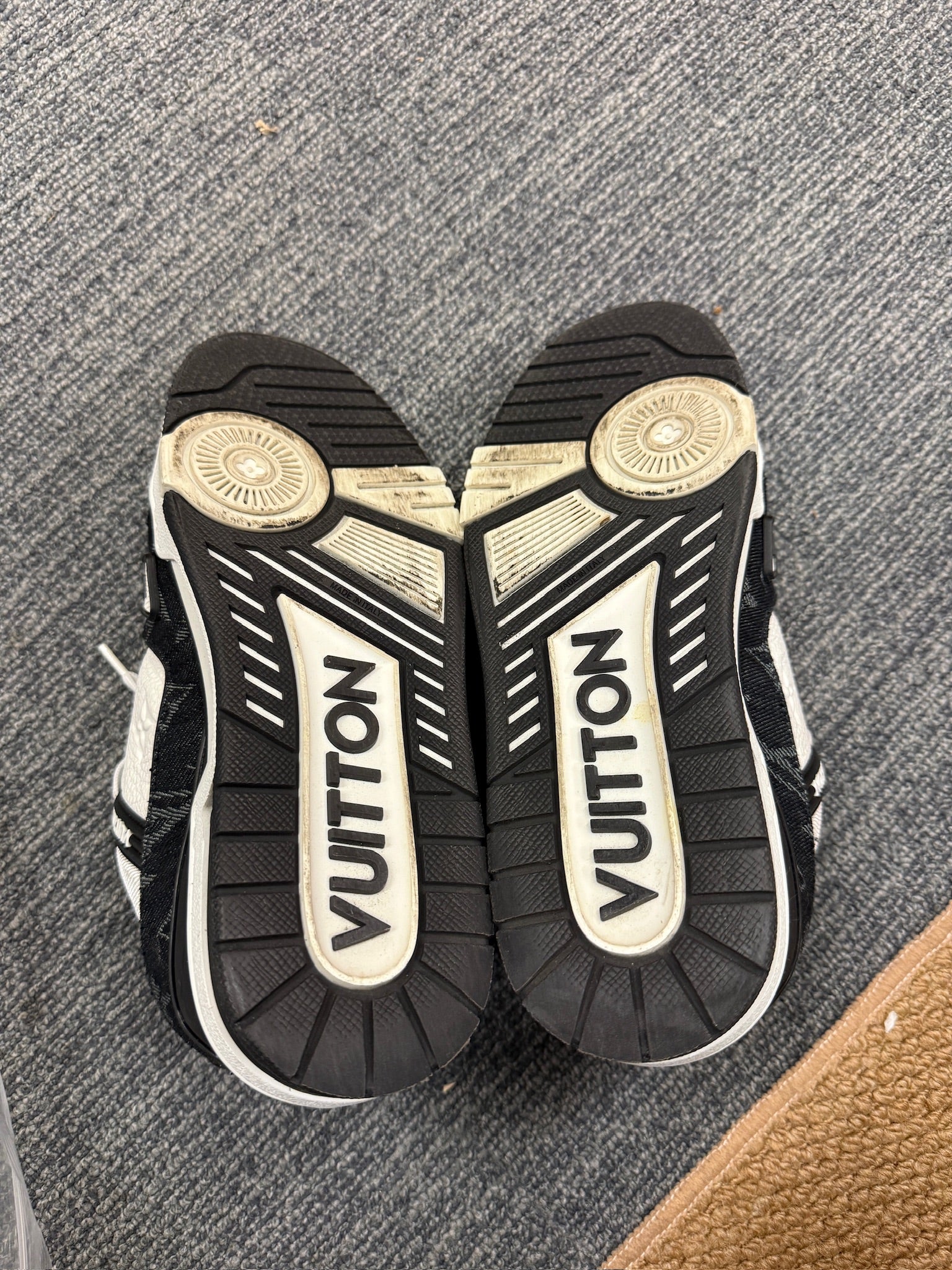 Louis Vuitton Trainer Low-Top Sneakers | Black & White Panda|size38.5