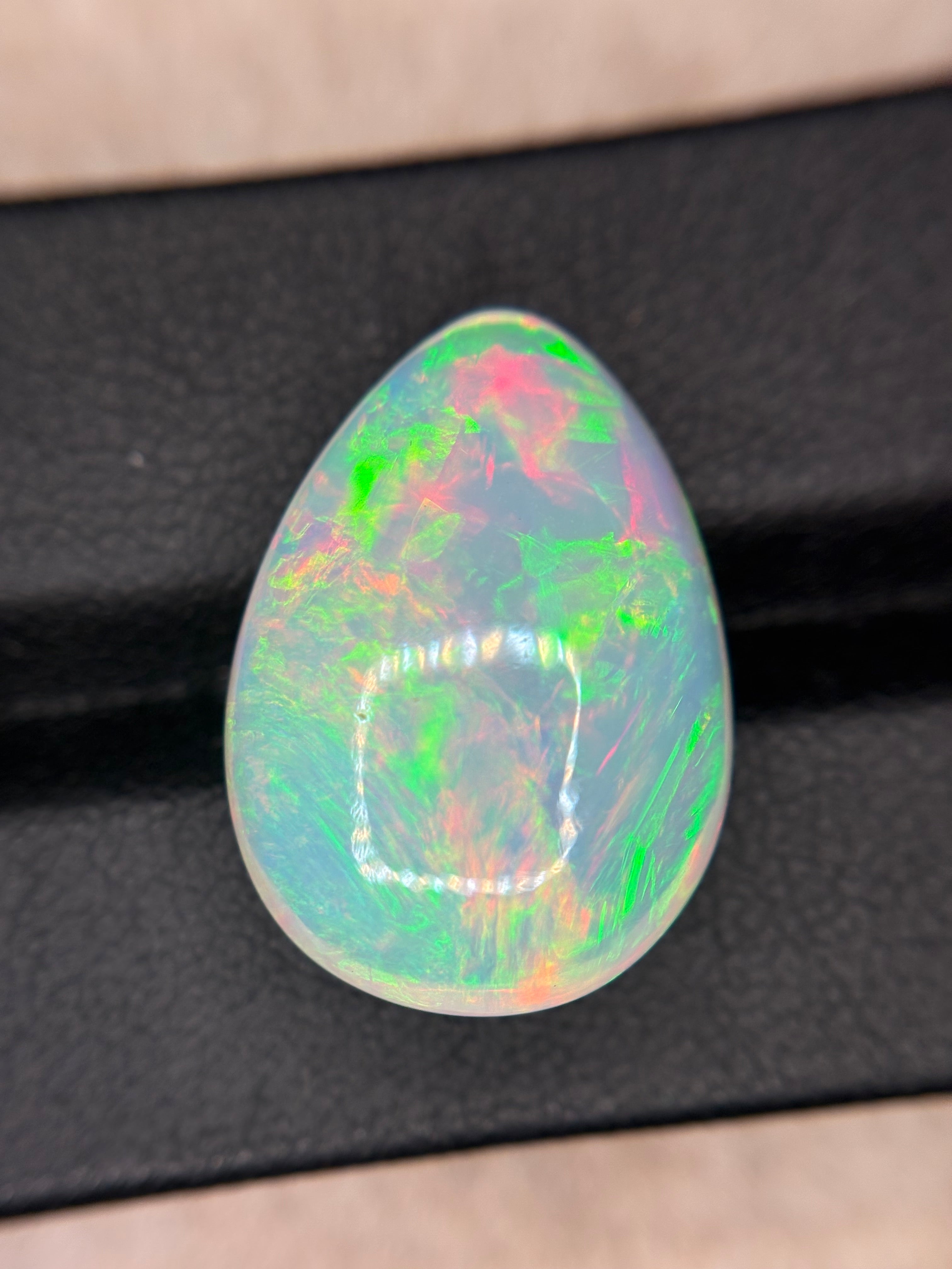12.50ct White  Opal Cab Oval THAIC0482
