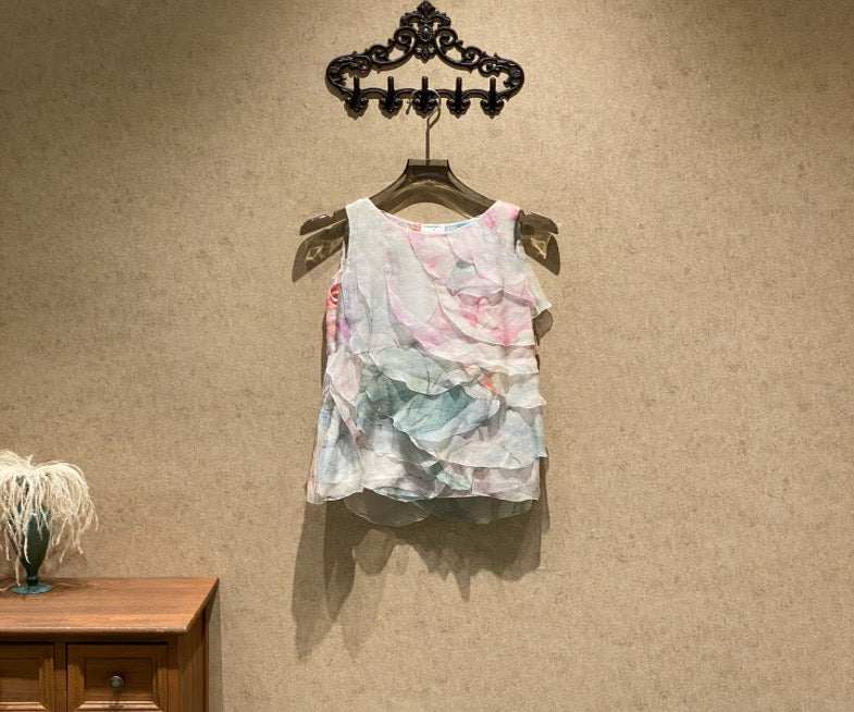 Chanel silk floral watercolor sleeveless top / size 36 / 99% new / 40668 SYCF40668