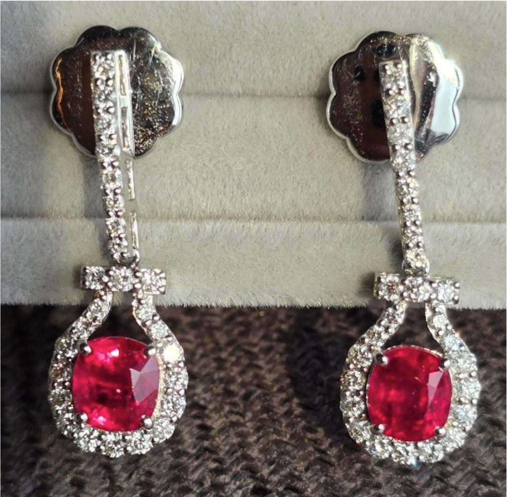 2.08ct Unheated Burma Spinel Earrings with natural diamonds in 18K gold setting SYCB8