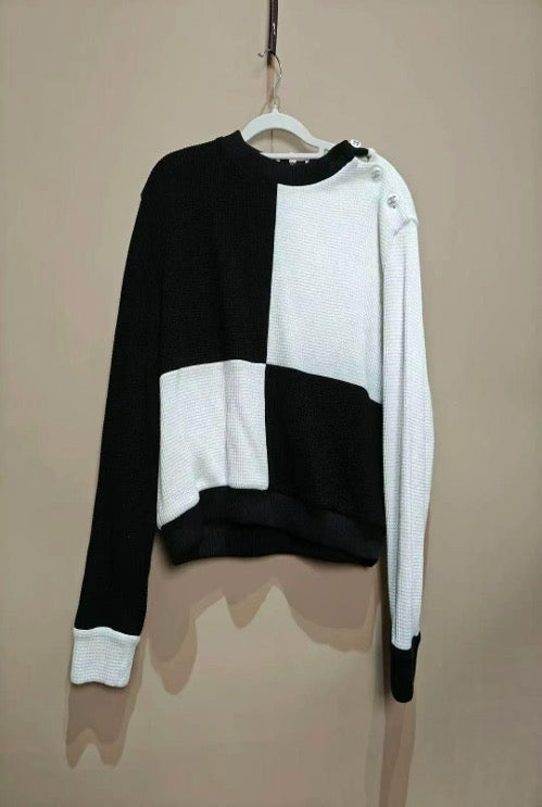 Chanel color-blocked sweater, size 38 SYCC2123