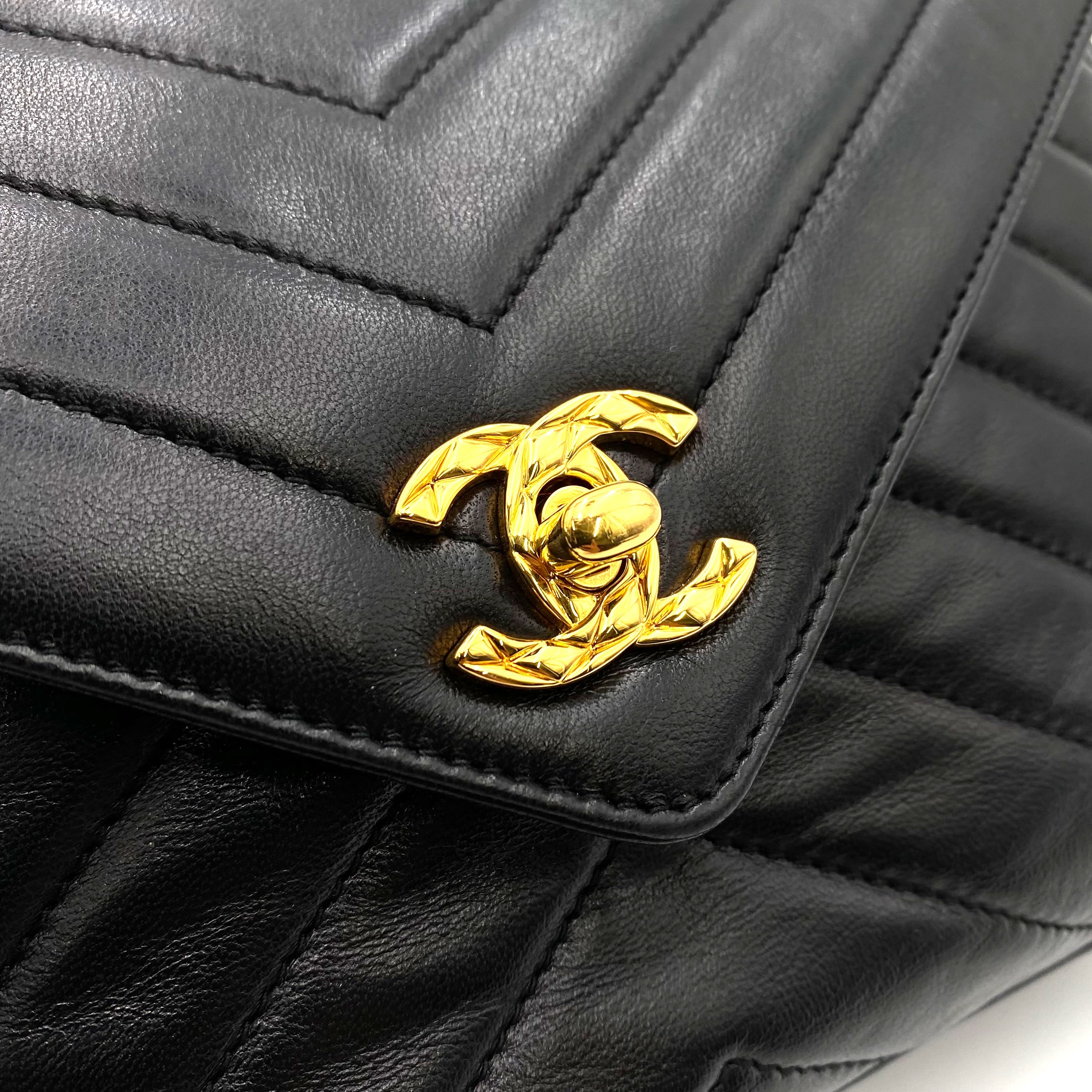 CHANEL VINTAGE CHEVRON FRINGE BIJOU CHAIN SHOULDER BAG BLACK LAMB SKIN 90234737