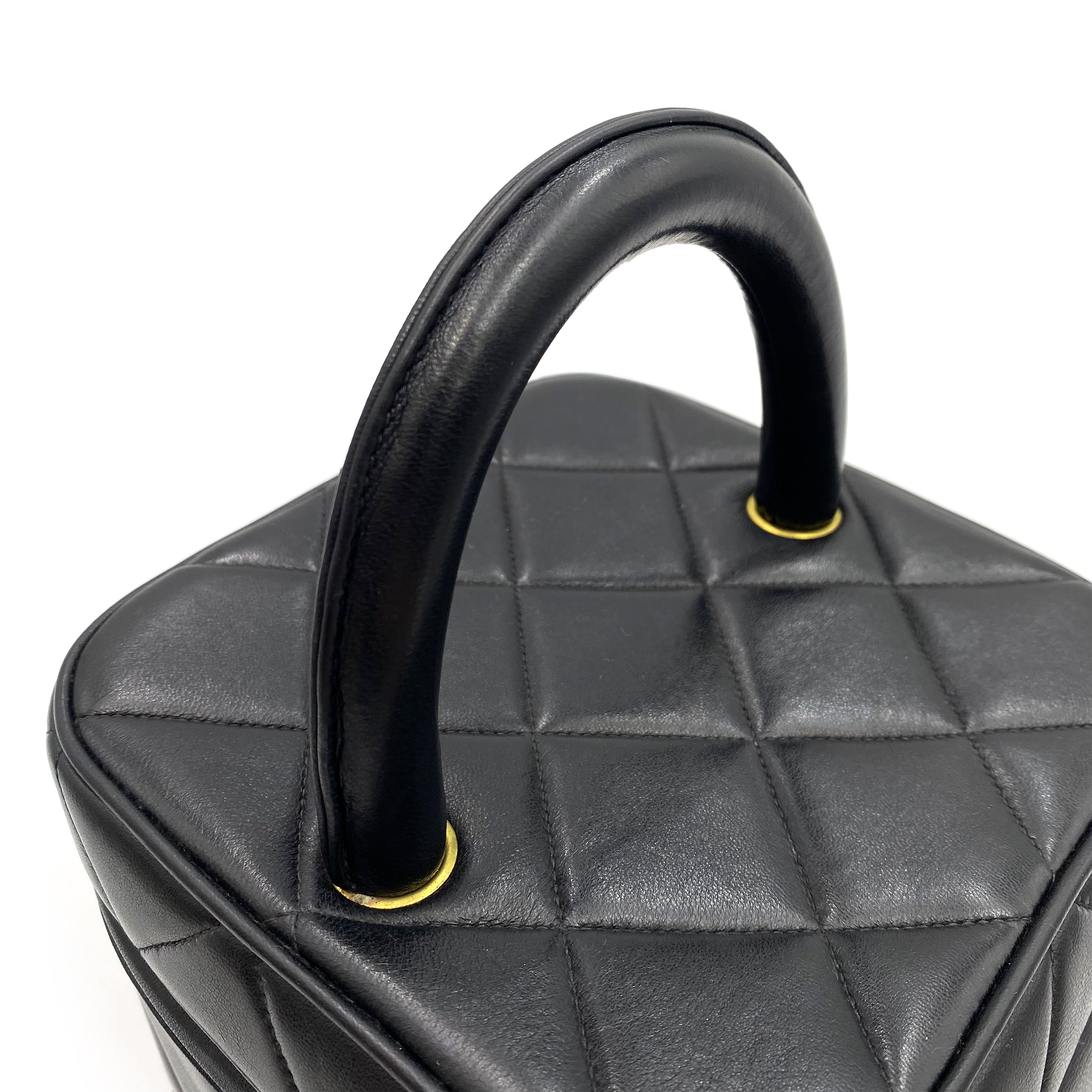 CHANEL VINTAGE VANITY HAND BAG BLACK LAMB SKIN 90237314