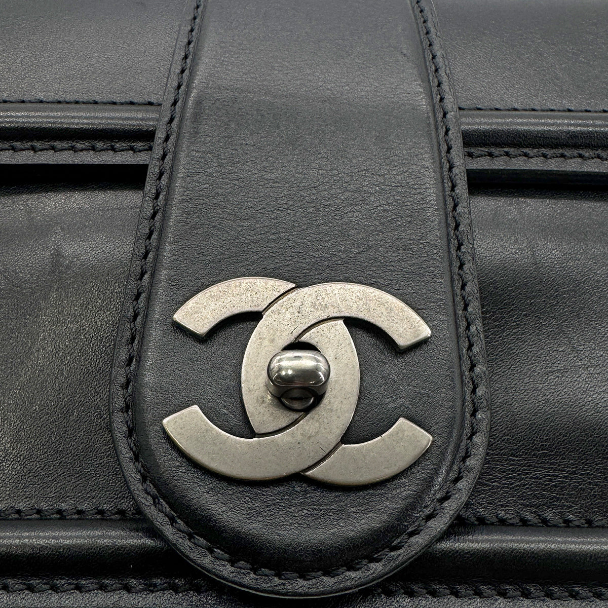 CHANEL VINTAGE TURN LOCK SHOULDER BAG BLACK CALF SKIN 90275620