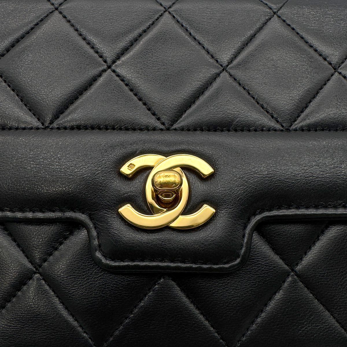 CHANEL VINTAGE MATELASSE CHAIN SHOULDER BAG BLACK LAMB SKIN 90275621