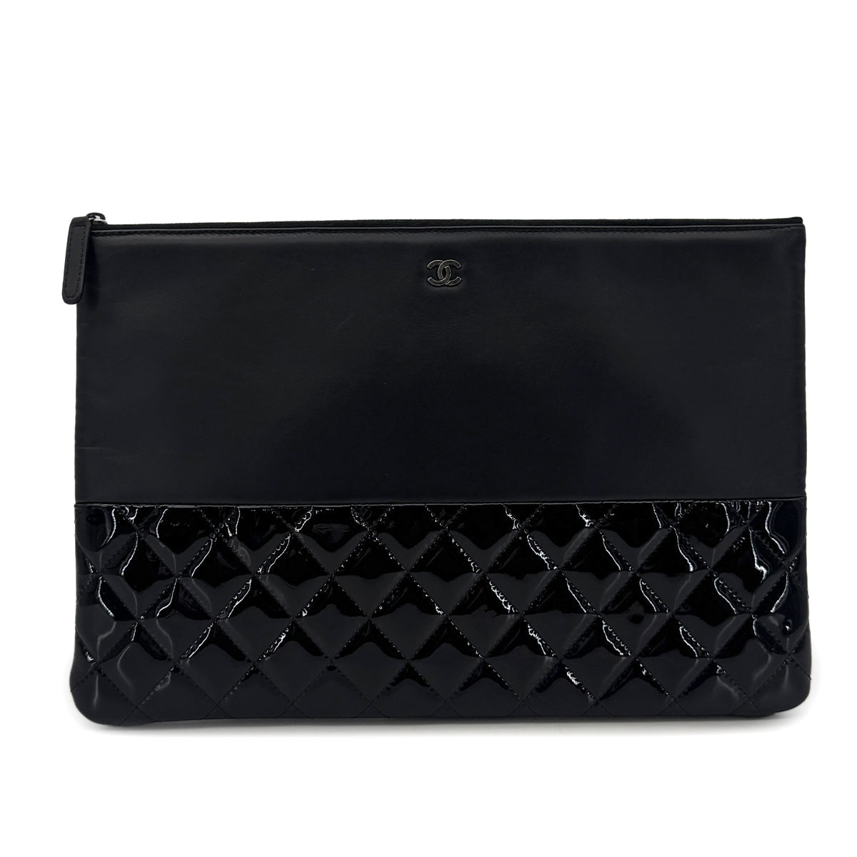 CHANEL MATELASSE CLUTCH BAG BLACK ENAMEL LEATHER 90283110