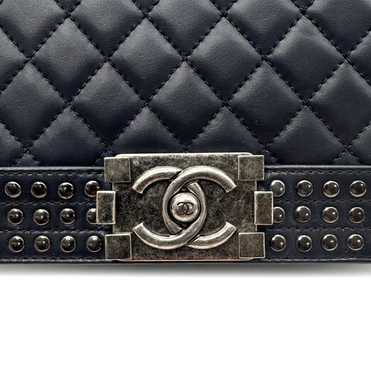 CHANEL BOY CHANEL CHAIN SHOULDER BAG NAVY LEATHER 90302646