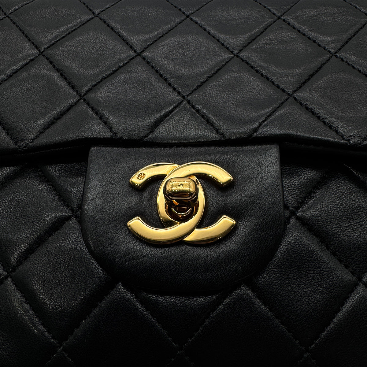 CHANEL VINTAGE CLASSIC FLAP SMALL CHAIN SHOULDER BAG BLACK LAMB SKIN 90305228