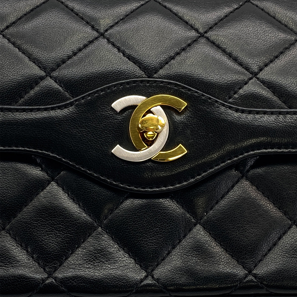 VINTAGE CHANEL PARIS LIMITED EDITION MATELASSE CHAIN SHOULDER BAG BLACK LAMB SKIN GOLD HARDWARE 90310309