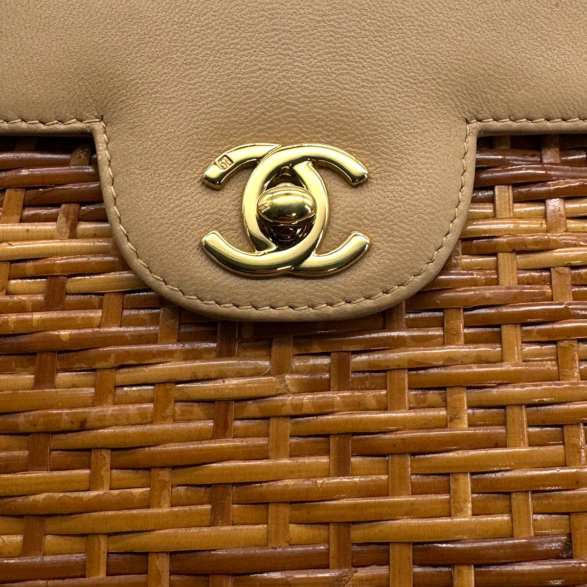 VINTAGE CHANEL COCOMARK TURN LOCK BASKET CHAIN SHOULDER BAG BEIGE RATTAN LAMB SKIN GOLD HARDWARE 90321145