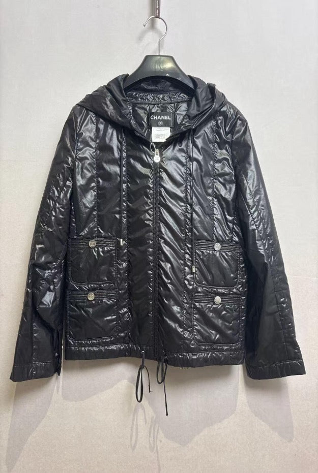 Chanel logo jacket/windbreaker with silver hardware, size 40 SYCC2125