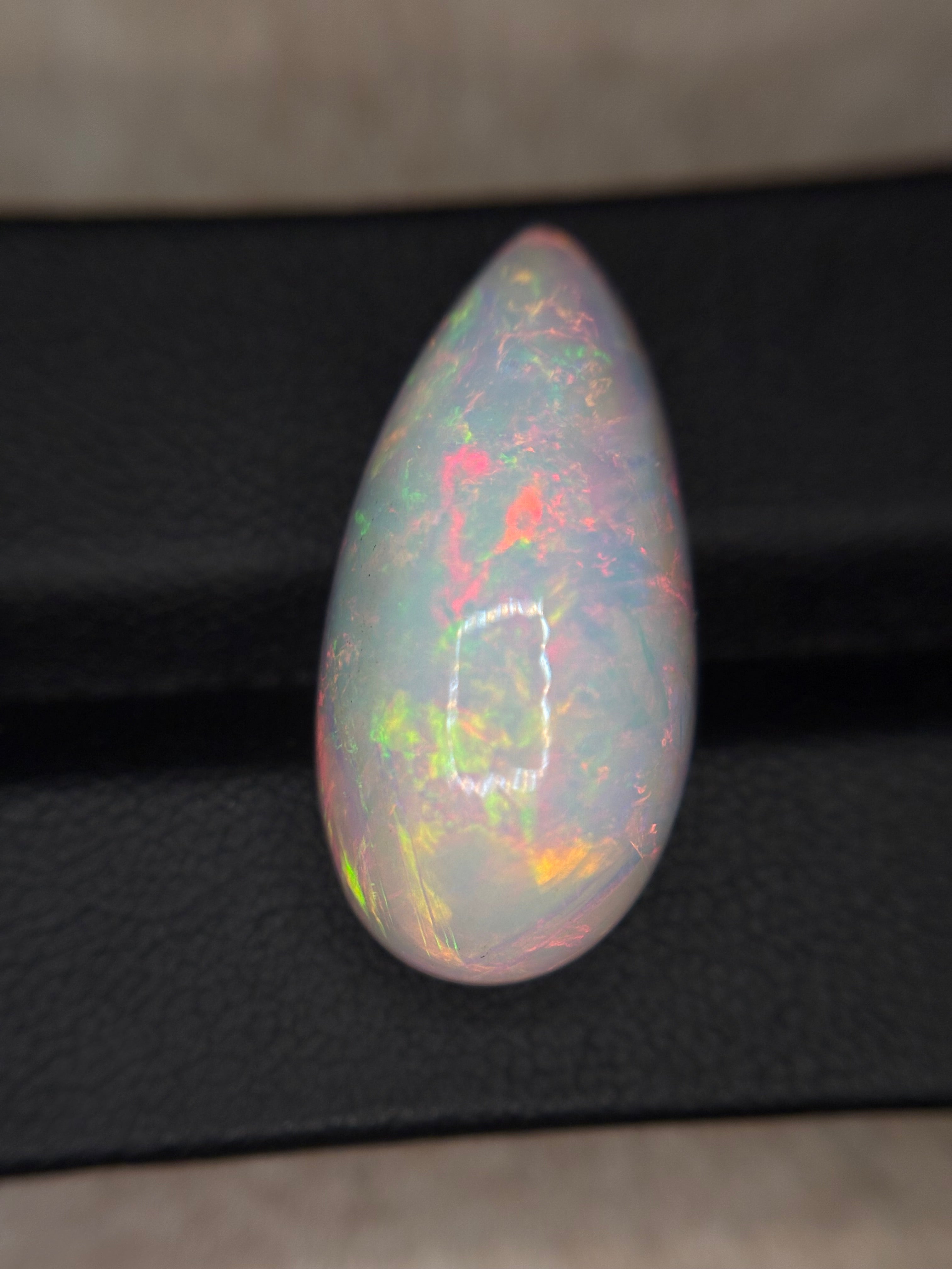 14.85ct White Opal THAIC0476