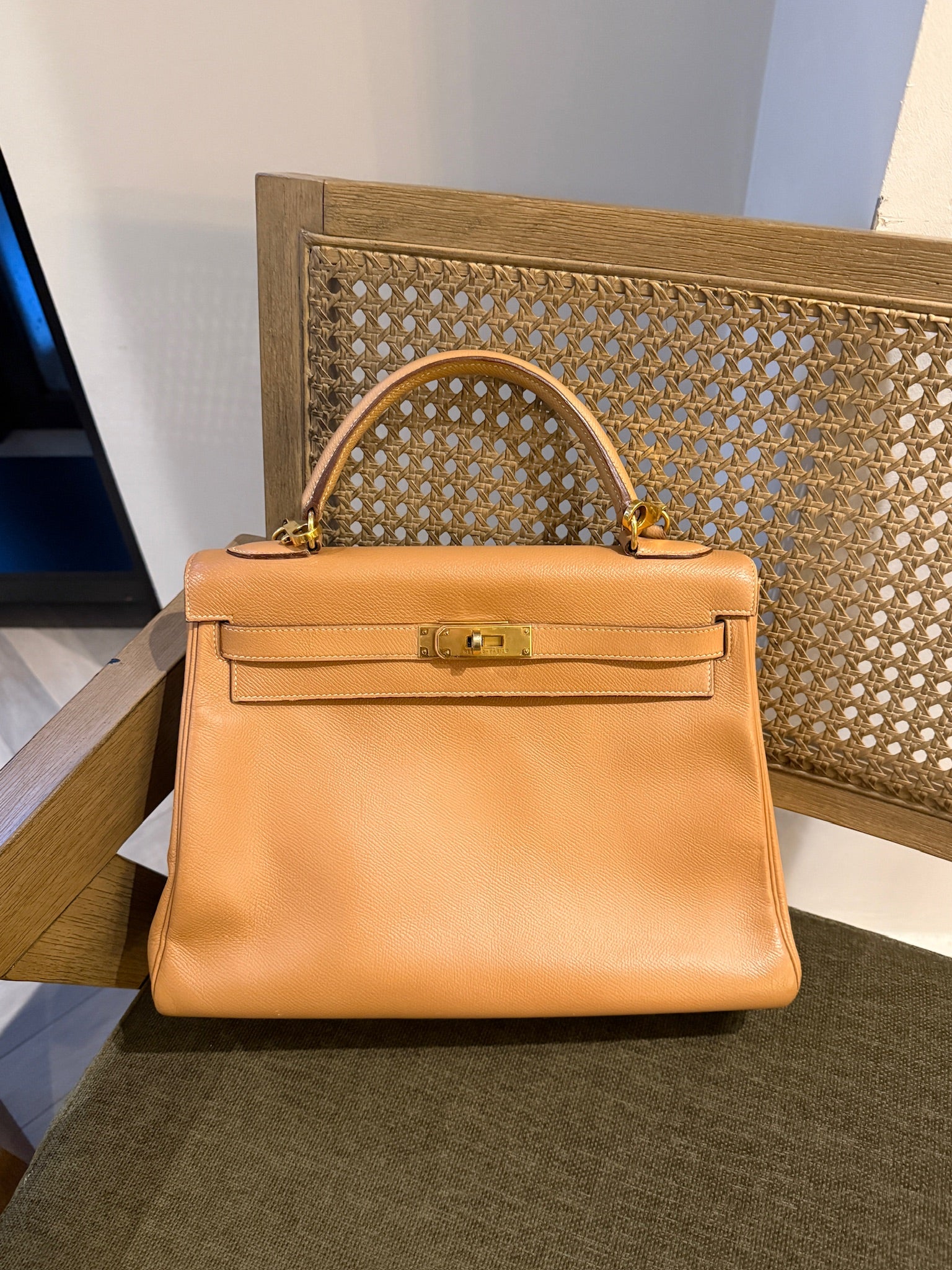 Hermès Kelly 32 – Caramel  epsom Leather – Vintage – With Strap – Gold Hardware