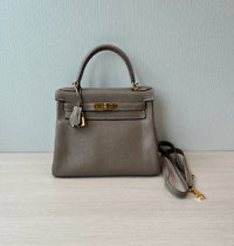 *HERMES Kelly 28 Handbag (Grey/Gold Buckle) 3032605285006