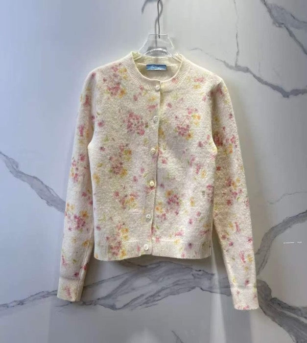 Prada 25Fw floral cashmere cardigan, same style worn by G-Dragon (G-Dragon), size 40. SYCC2132