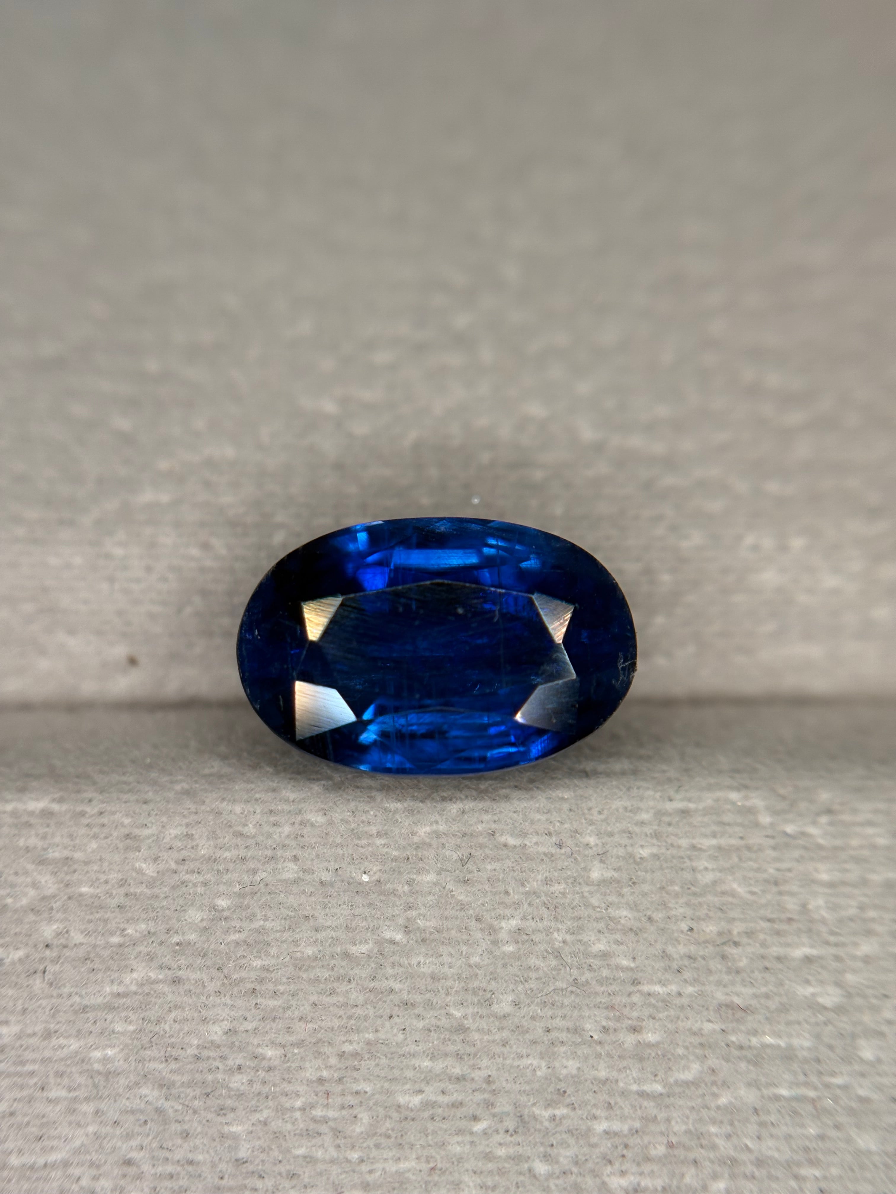 5.85ct Royal Blue Kyanite (49.52 box) THAIC0352