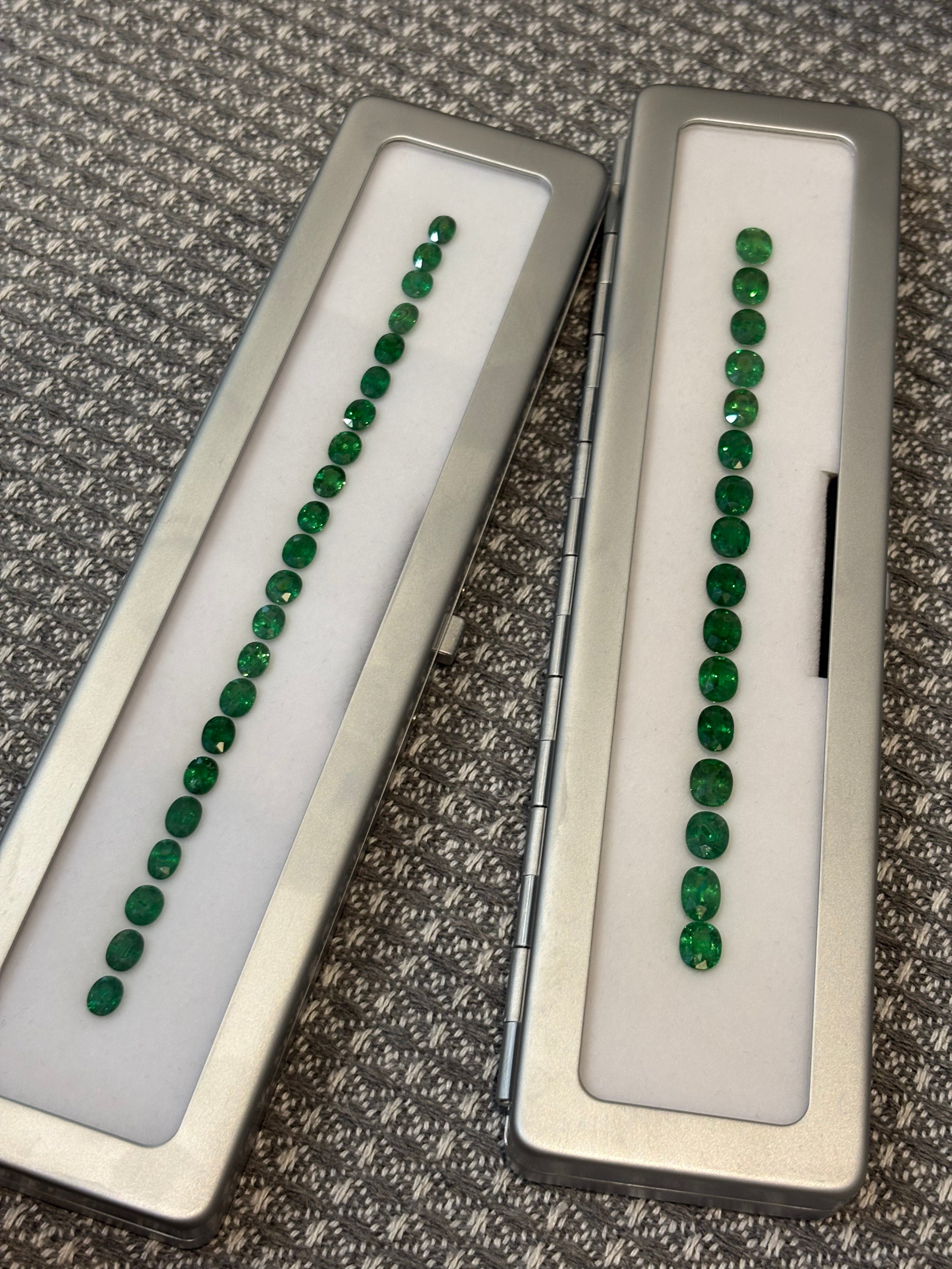 27.00ct Tsavorite Bracelet Set THAIC0566
