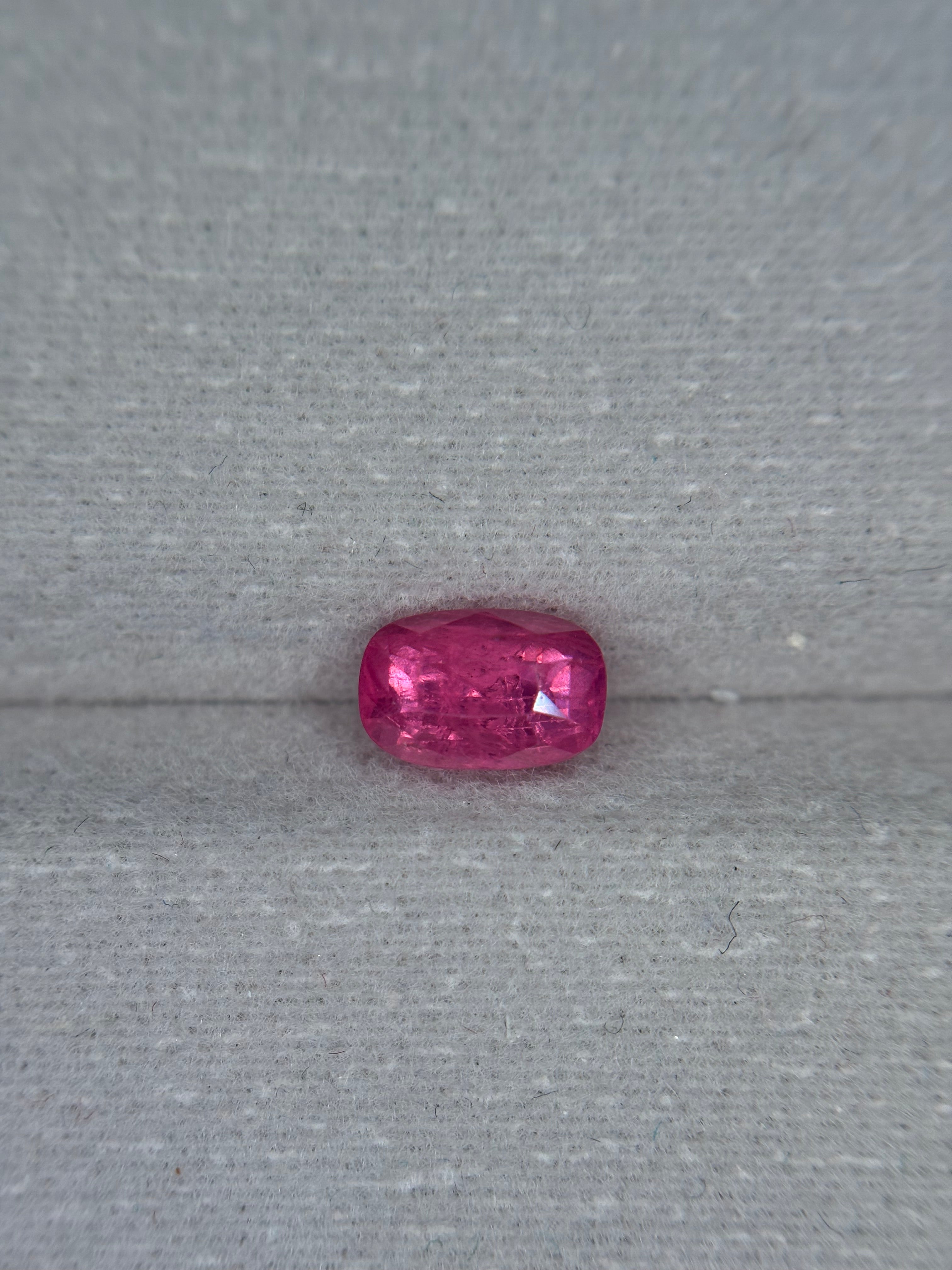 1.00ct Mahenge Vivd Pink Spinel  THAIC0548
